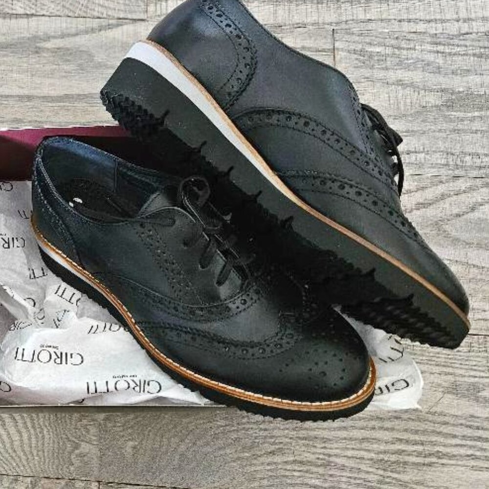 BRAND NEW Girotti Oxford shoes size 37